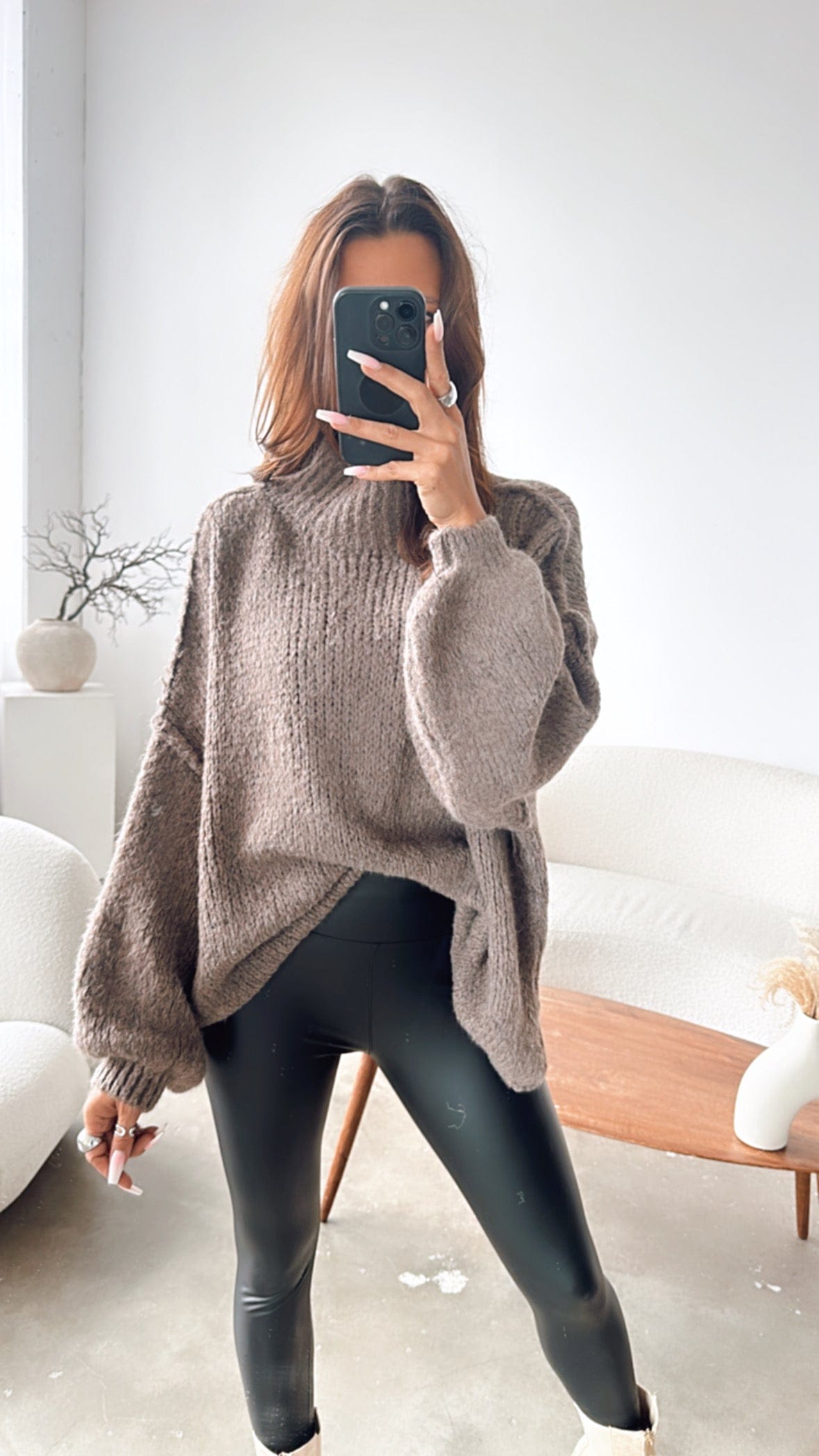 Isla Relaxed Knit Pullover