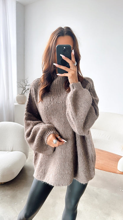 Isla Relaxed Knit Pullover