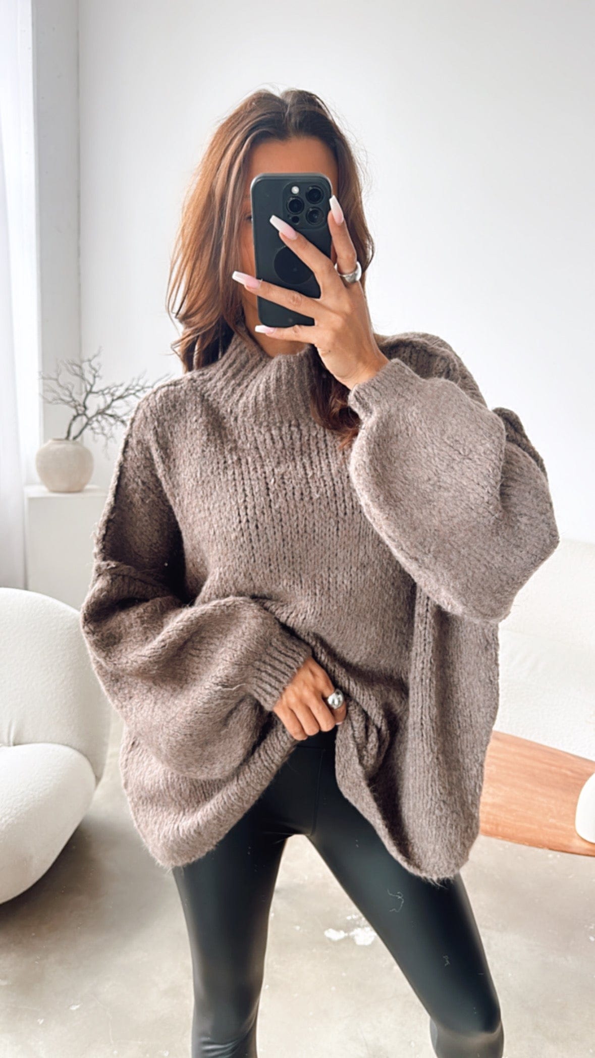 Isla Relaxed Knit Pullover