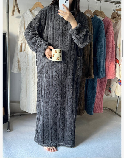 Siena Oversized Cable Robe