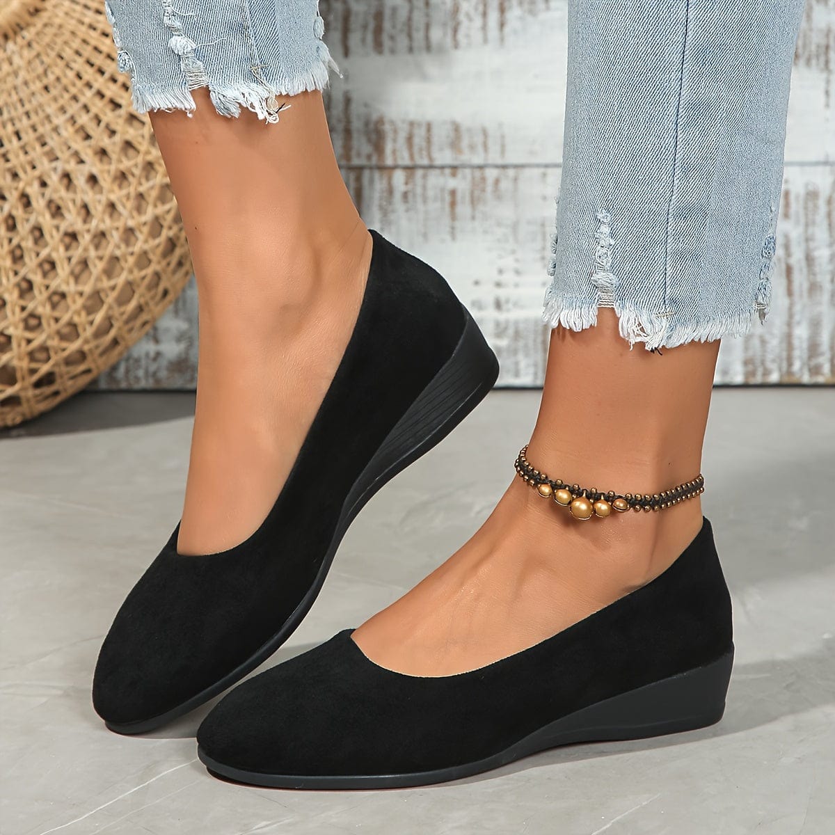 Aveline Low-Wedge Ballet